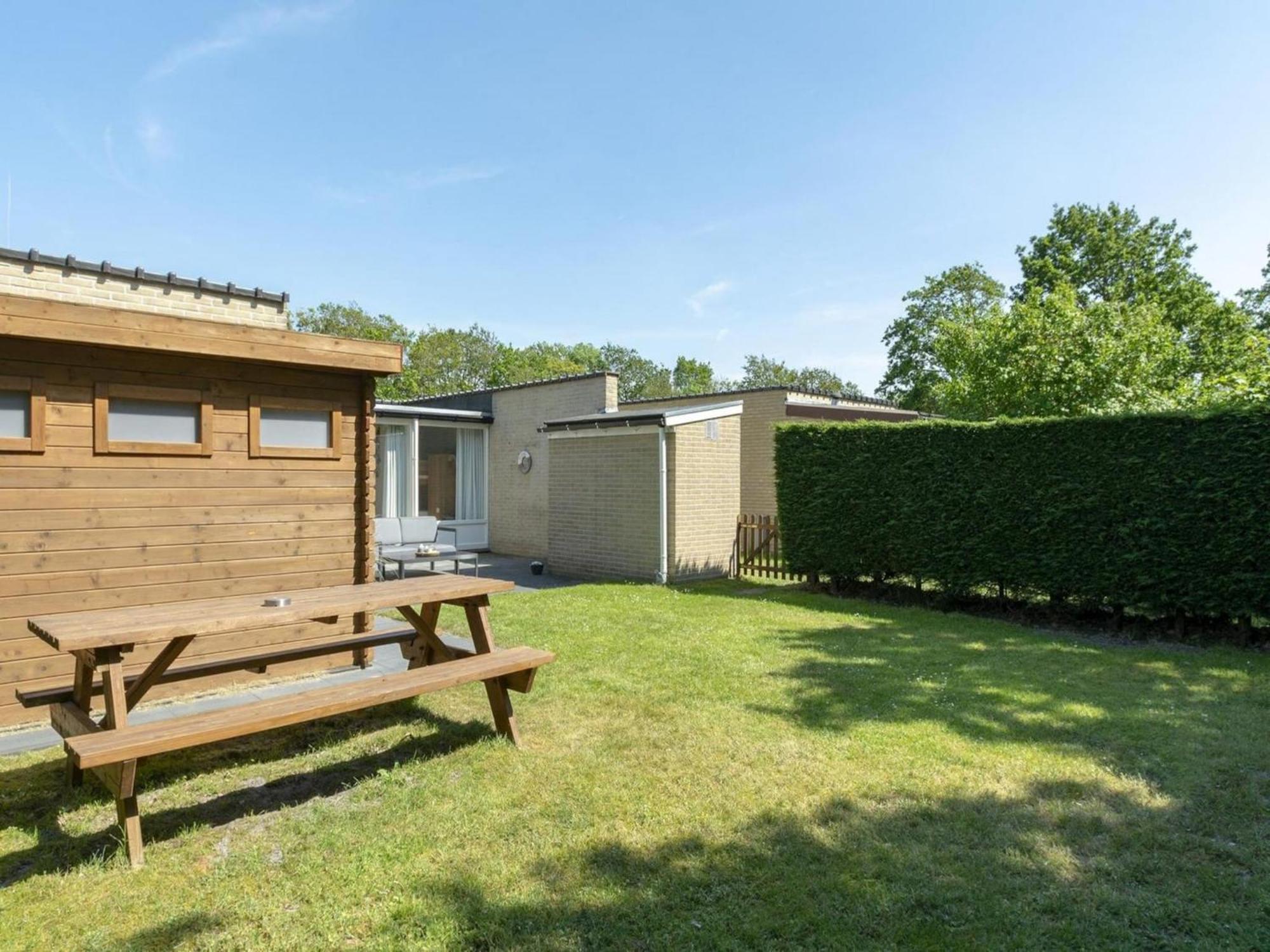 Contemporary Bungalow With Garden Sint Maartensvlotbrug エクステリア 写真