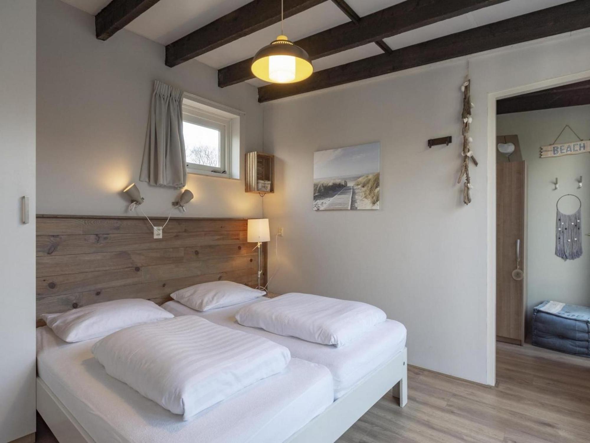 Contemporary Bungalow With Garden Sint Maartensvlotbrug エクステリア 写真