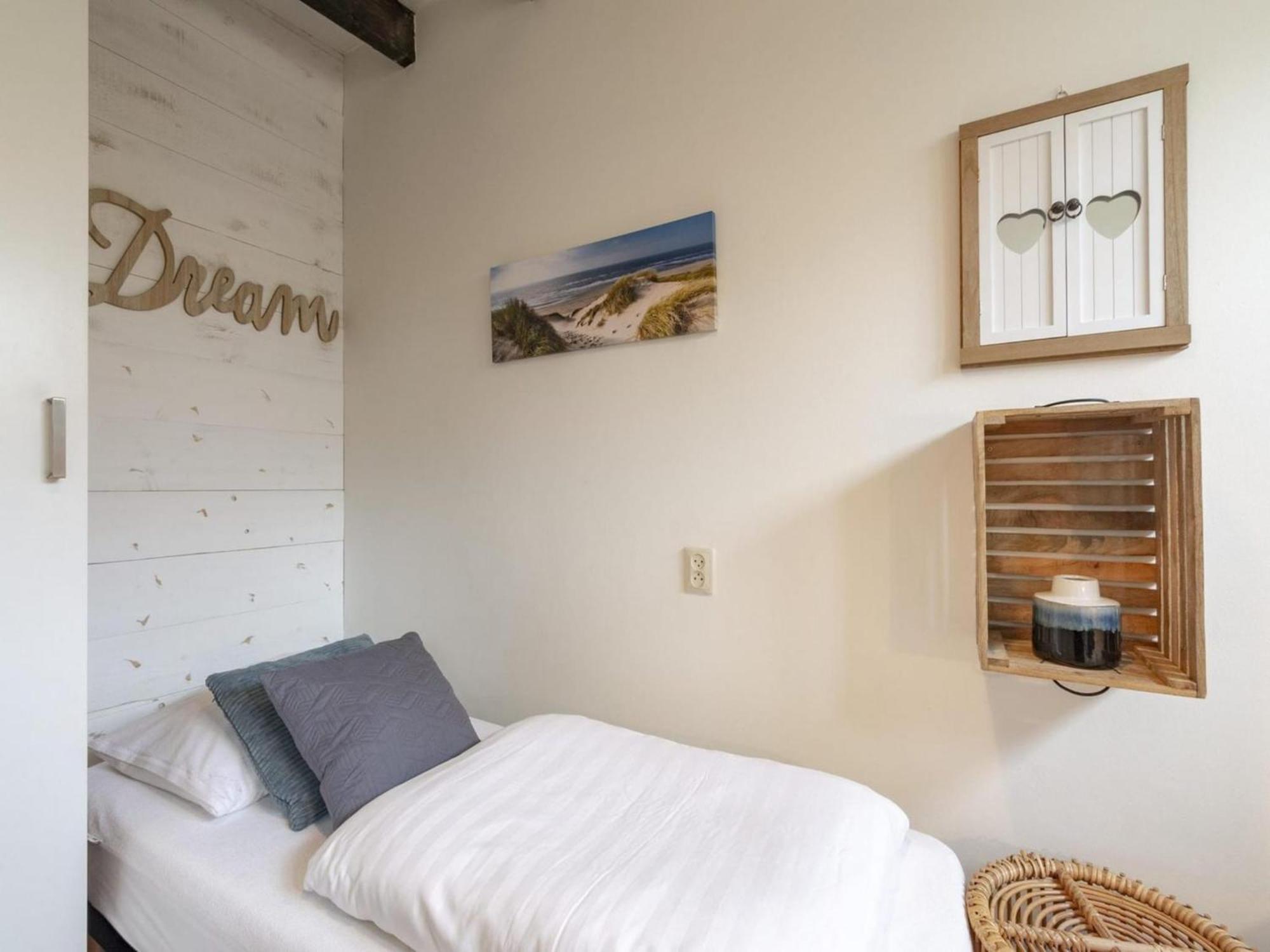 Contemporary Bungalow With Garden Sint Maartensvlotbrug エクステリア 写真