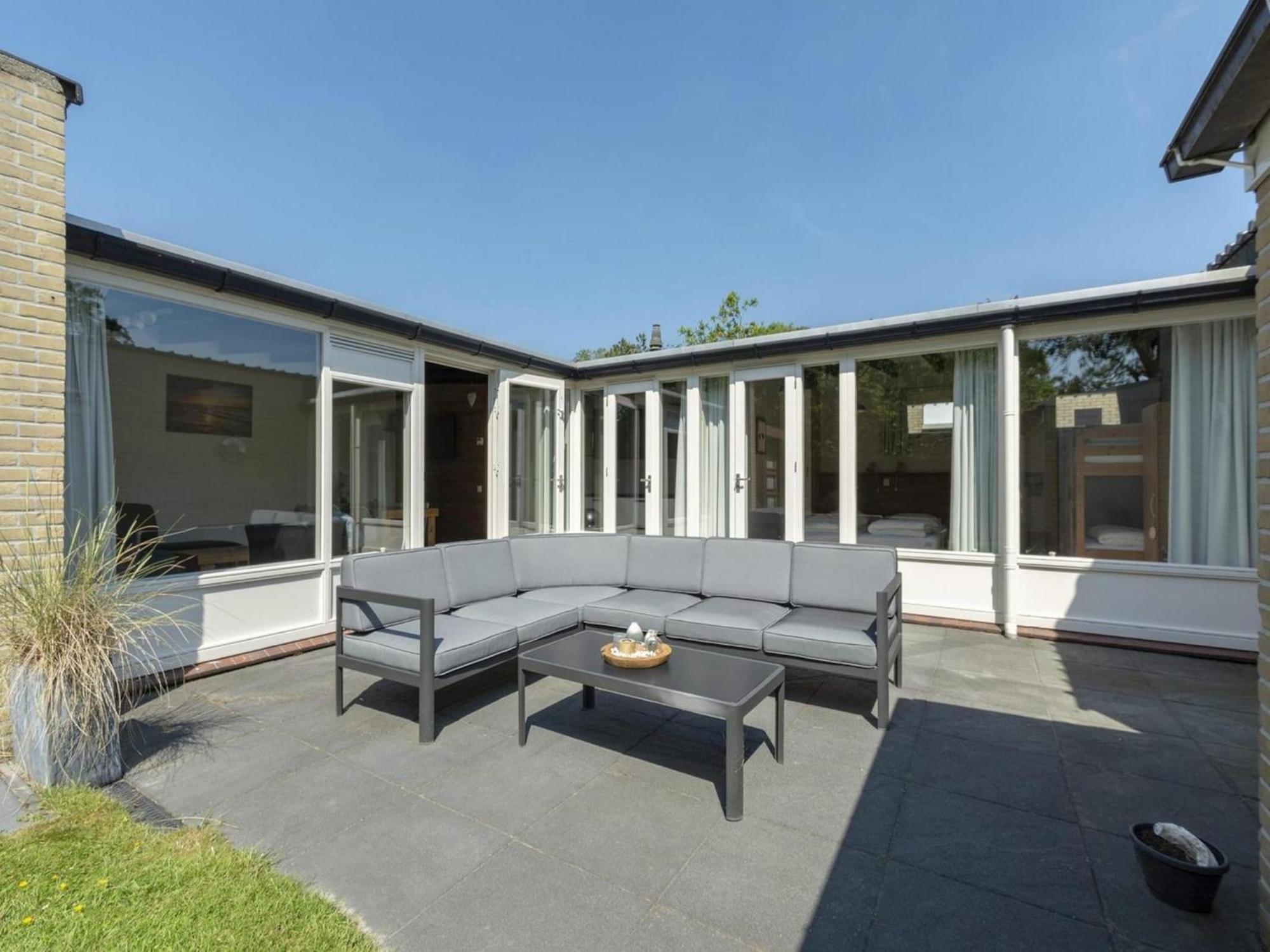 Contemporary Bungalow With Garden Sint Maartensvlotbrug エクステリア 写真