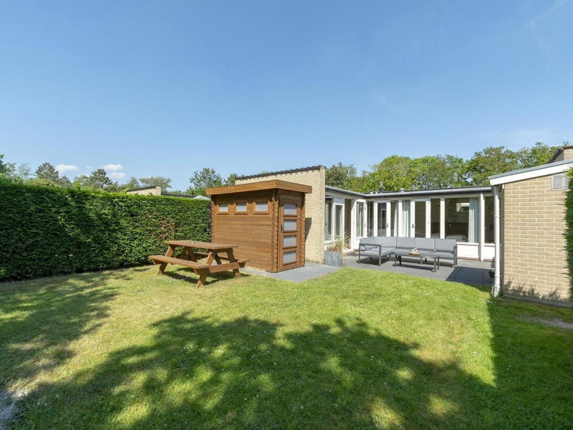 Contemporary Bungalow With Garden Sint Maartensvlotbrug エクステリア 写真
